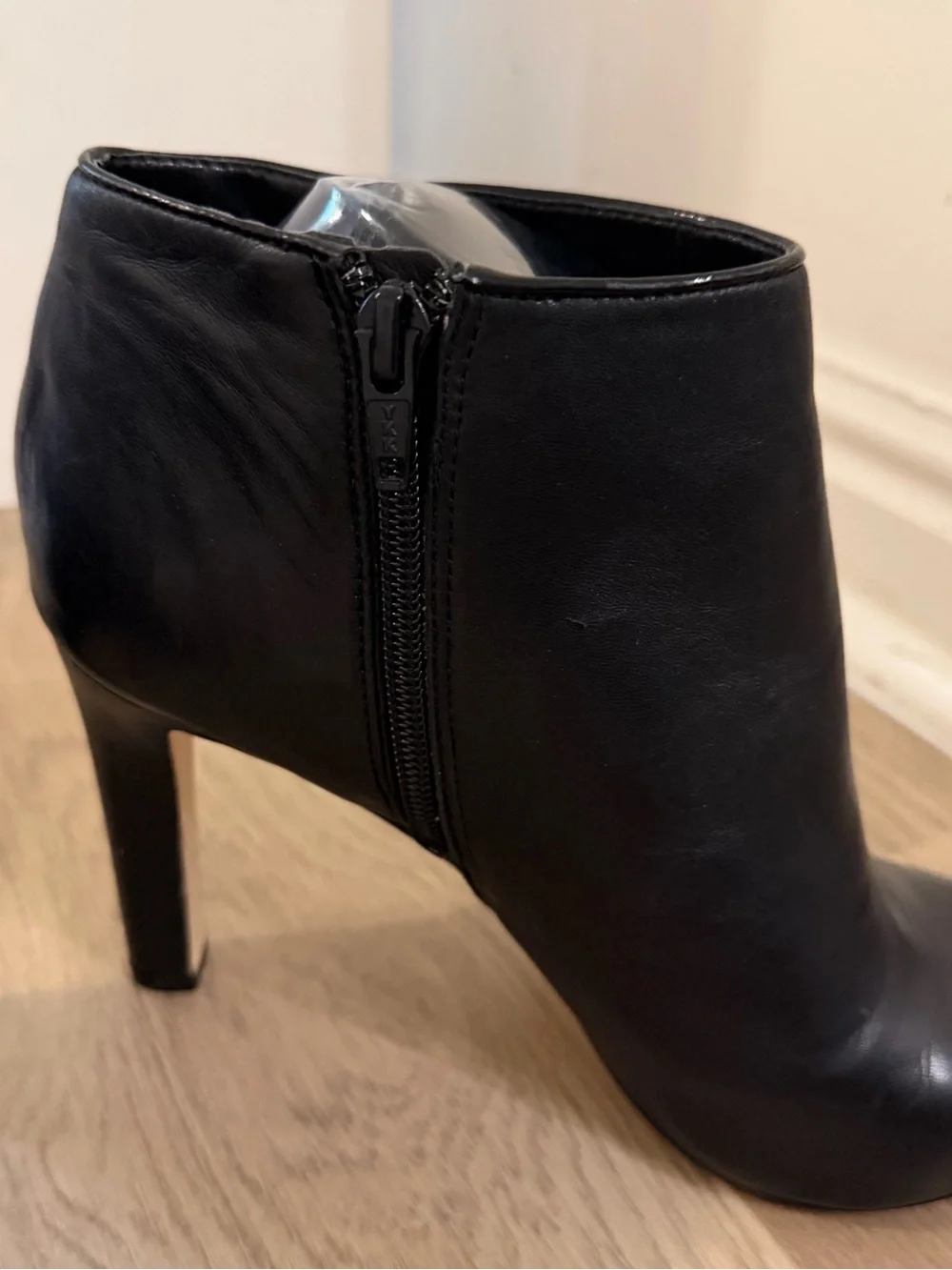 ANTONIO MELANI Nice Black Leather Stiletto Ankle Booties Suoer Comfy Size 9 M